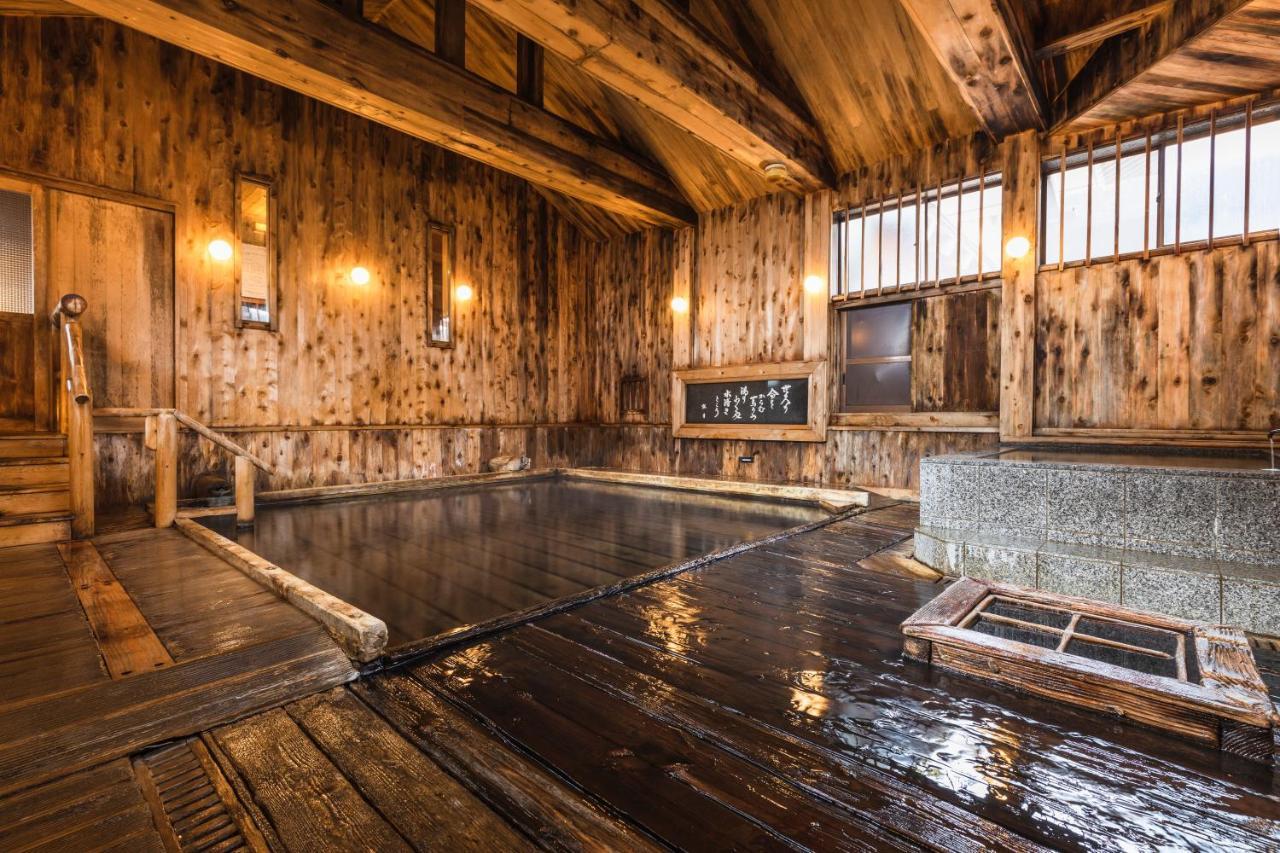 Tsuta Onsen Ryokan โทวาดะ ภายนอก รูปภาพ